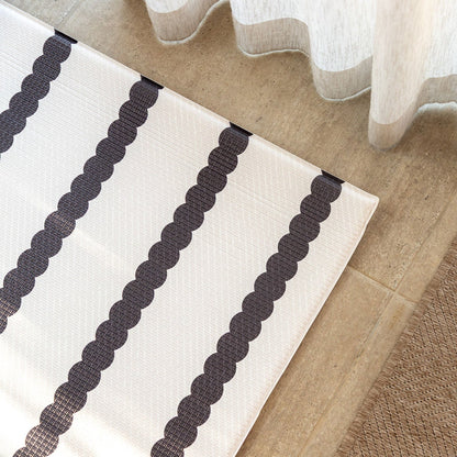 Bobbin (Black)/ Vines & Ladders